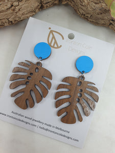 Wooden monstera earrings baby blue
