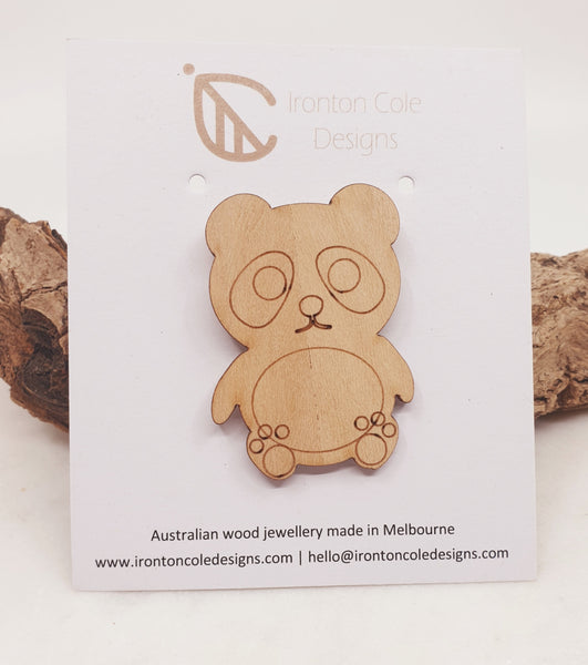 Different animal wooden brooches