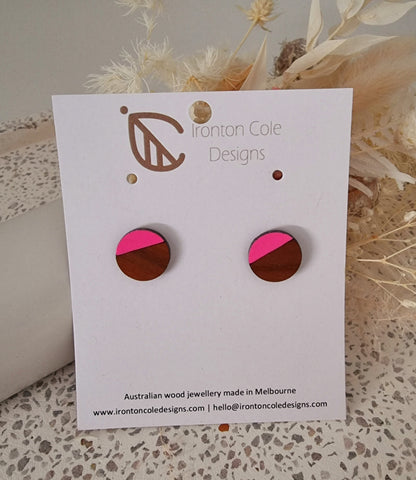 Round pink wooden studs